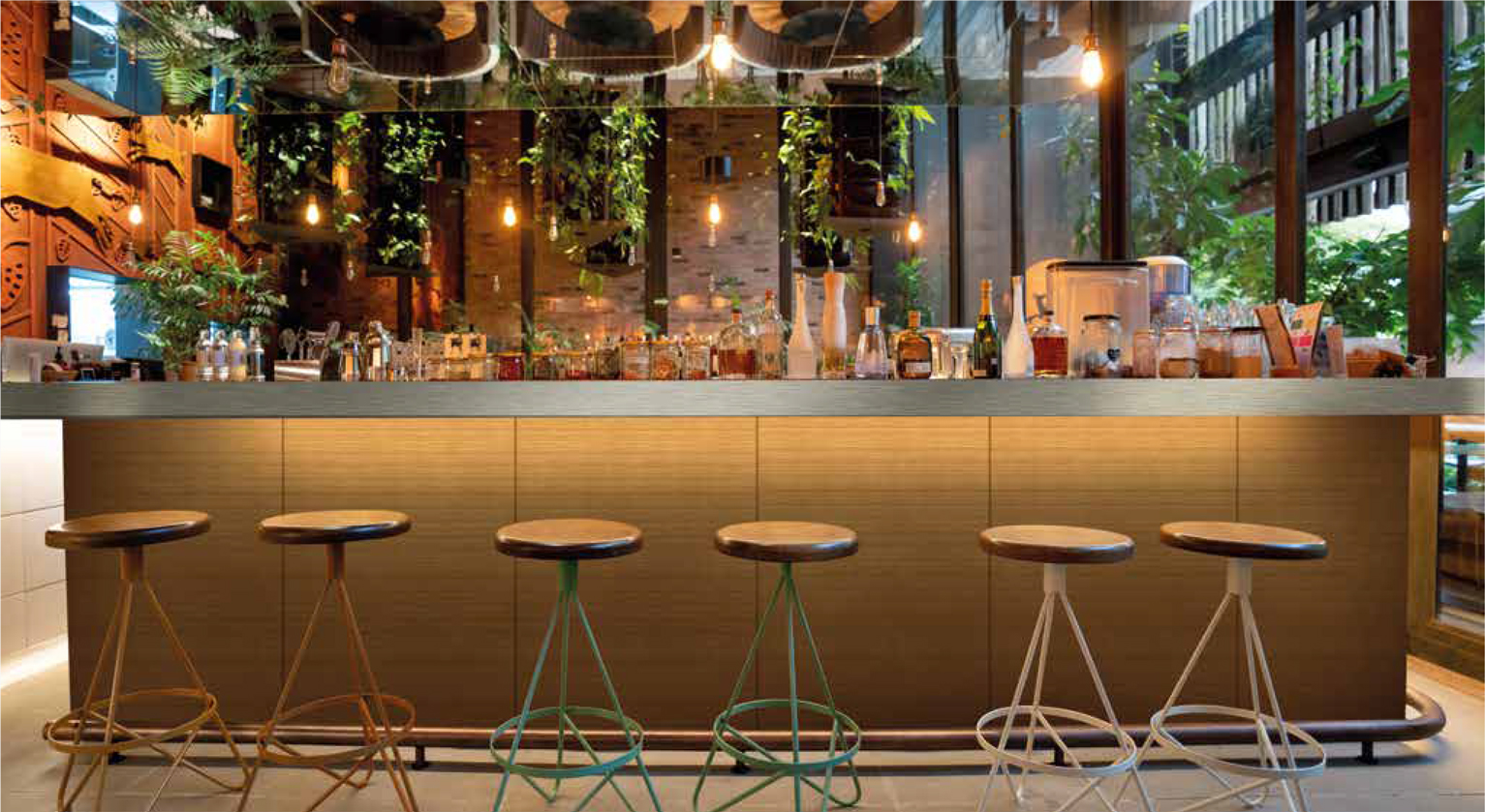 Wooden Wonder - Kitchen Laminate Designs